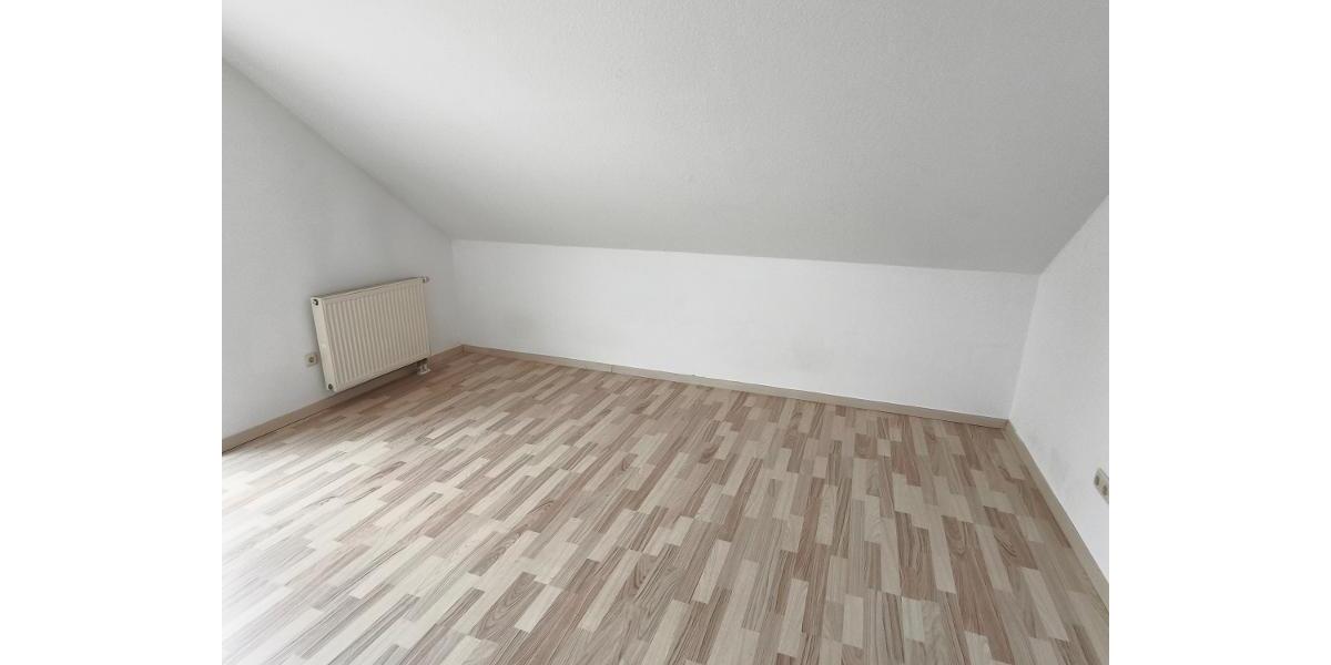 Elternschlafzimmer mit Zugang zum Balkon Bild 1