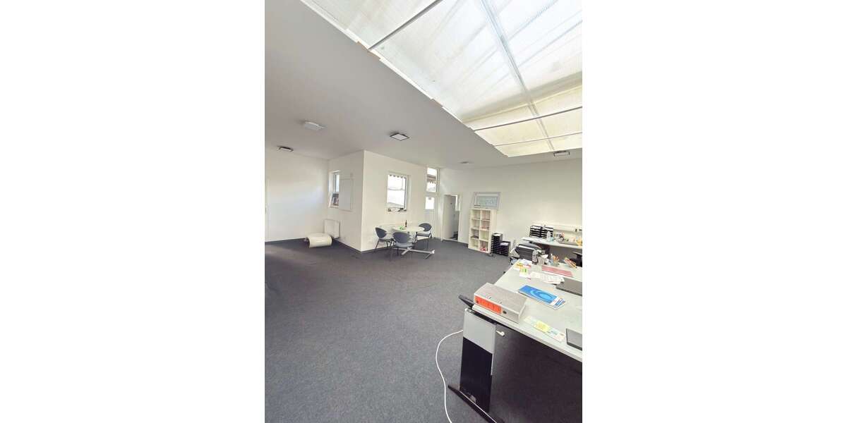 Etagenwohnung Nürnberg Gleißhammer - 4 Zimmer, 200 m&sup2;, 2.200&euro; | Angebot:26661609