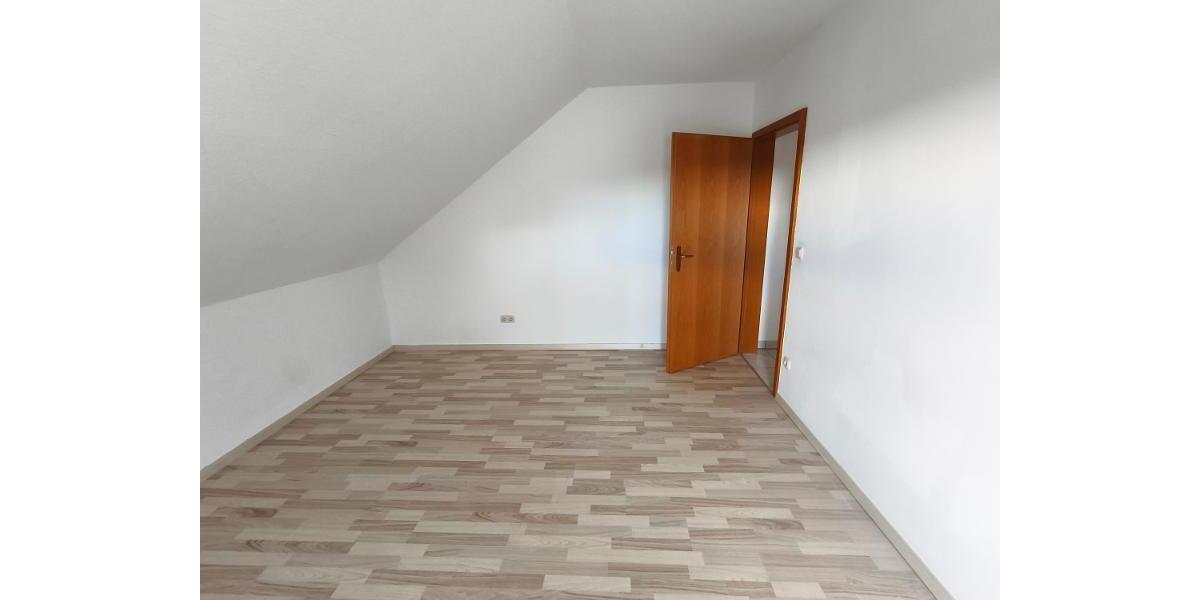 Elternschlafzimmer mit Zugang zum Balkon Bild 4