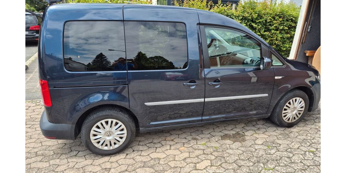 VW Caddy 146.000 km 10.777 &euro; Nürnberg 90419
