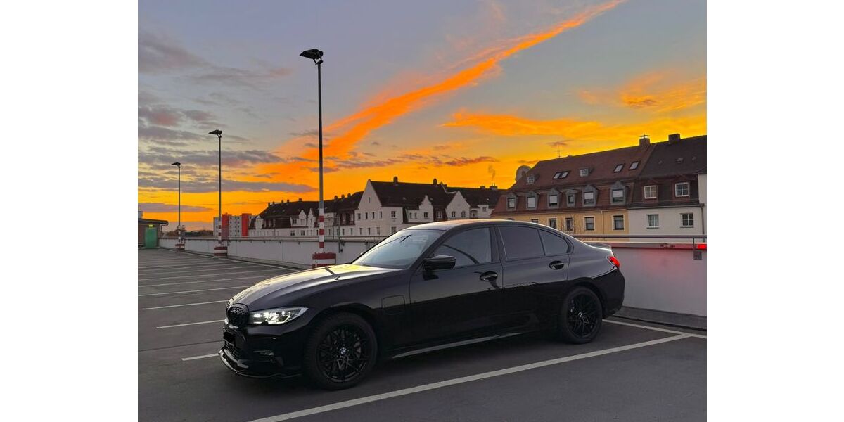BMW 330 94.000 km 22.999 &euro; Nürnberg 90459