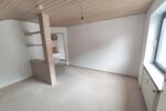 3 Zi. DG Wohnung mit Küche, Gartenmitbenutzung und Stellplatz - Etagenwohnung Weisendorf | Angebot:24351111