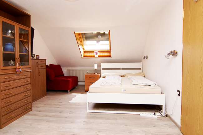 Etagenwohnung Roßtal - 2 Zimmer, 49 m&sup2;, 350&euro; | Angebot:27306399