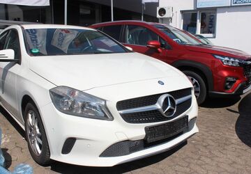 Mercedes-Benz A 180 92.321 km 12.990 &euro; Fürth 90763